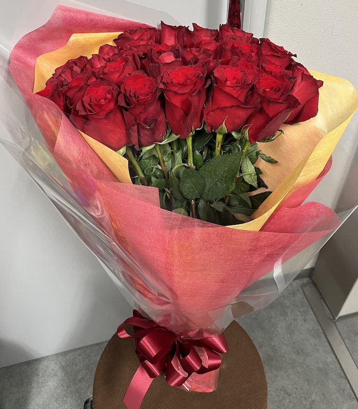 ブリランテ(赤バラ)30本の花束(縦)