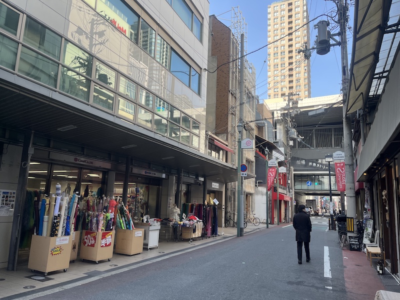 丼池問屋街の生地売り屋さん。