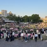 落日の中之島バラ園全景。この日は暑かったです。お客さんは日暮までたくさんいらっしゃいました。夕方の方が涼しくて良かったかも。2026/05/17撮影。