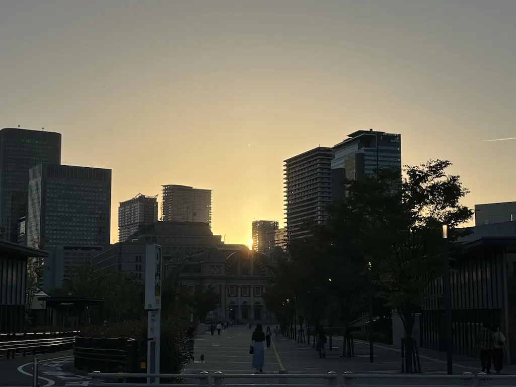 落日の中之島。2026/05/17撮影。川の情景は夕方がよく似合う。