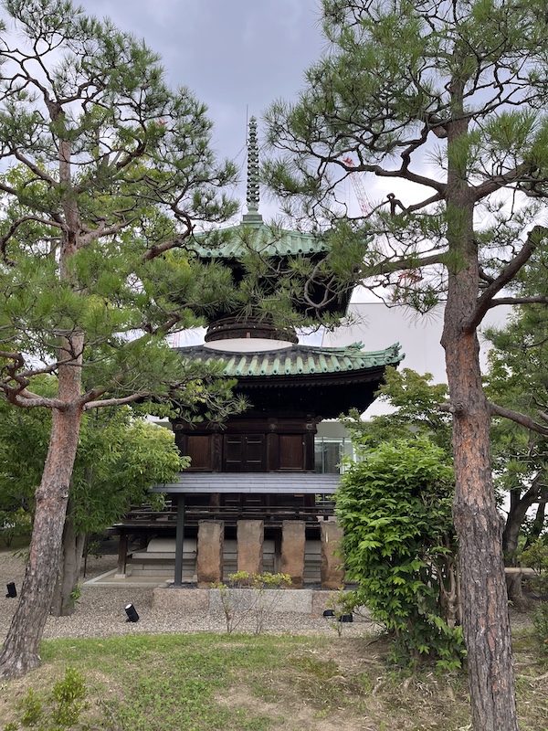 二重塔。