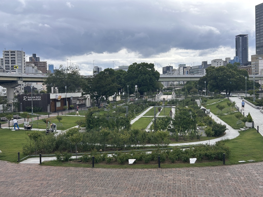 中之島バラ園全景
